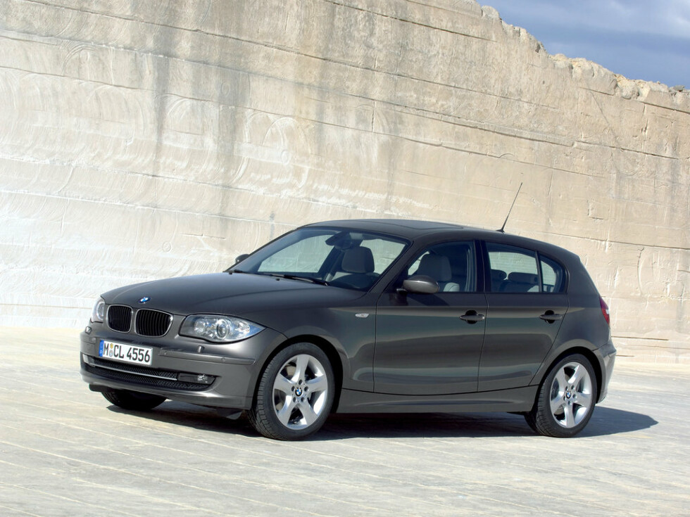 Коврики текстильные "Классик" для BMW 1-Series I (хэтчбек 5 дв / E87) 2007 - 2011, темно-серые, 4шт.